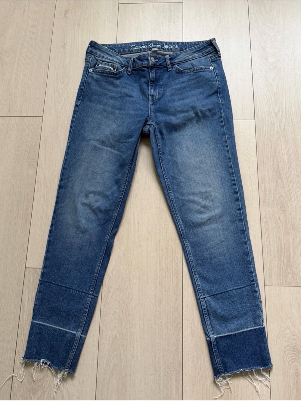 Calvin Klein Dark Blue Cropped Raw-Hem Ankle Jeans